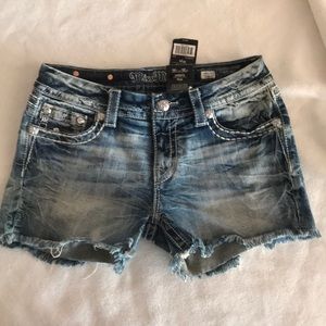 Miss Me shorts size 30 NWT never worn